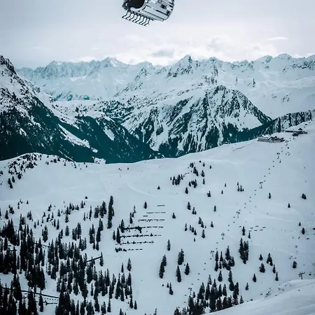 Dağ evi Luxus Skilift Fusslaeufig Bergblick & Wellness Gortipohl