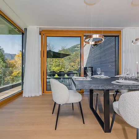 Luxus Skilift Fusslaeufig Bergblick & Wellness Dağ evi