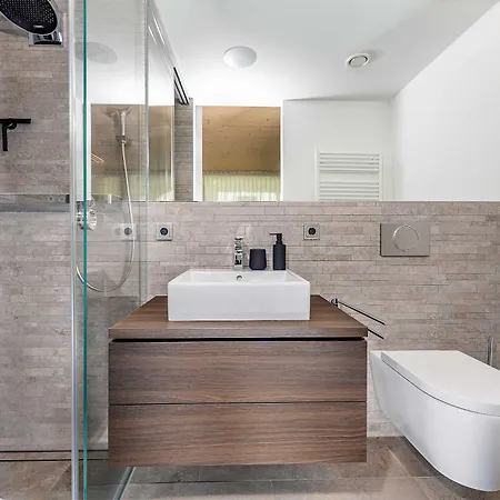 Chalet Luxus Skilift Fusslaeufig Bergblick & Wellness Bludenz