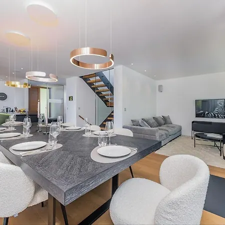 Luxus Skilift Fusslaeufig Bergblick & Wellness