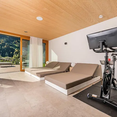 Luxus Skilift Fusslaeufig Bergblick & Wellness Dağ evi
